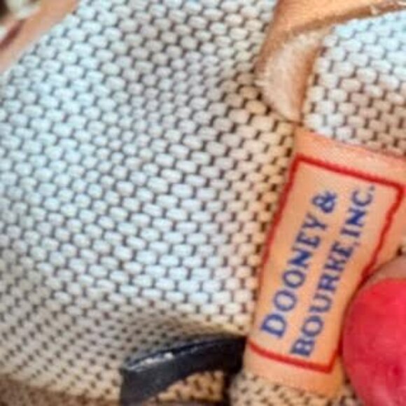 Vintage Dooney & Bourke Ostrich Embossed Leather Shoulder Bag Satchel Tan - Picture 13 of 14